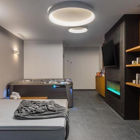 Hotel Vittoria - Ricarica L'Anima Dimaro Εξωτερικό φωτογραφία