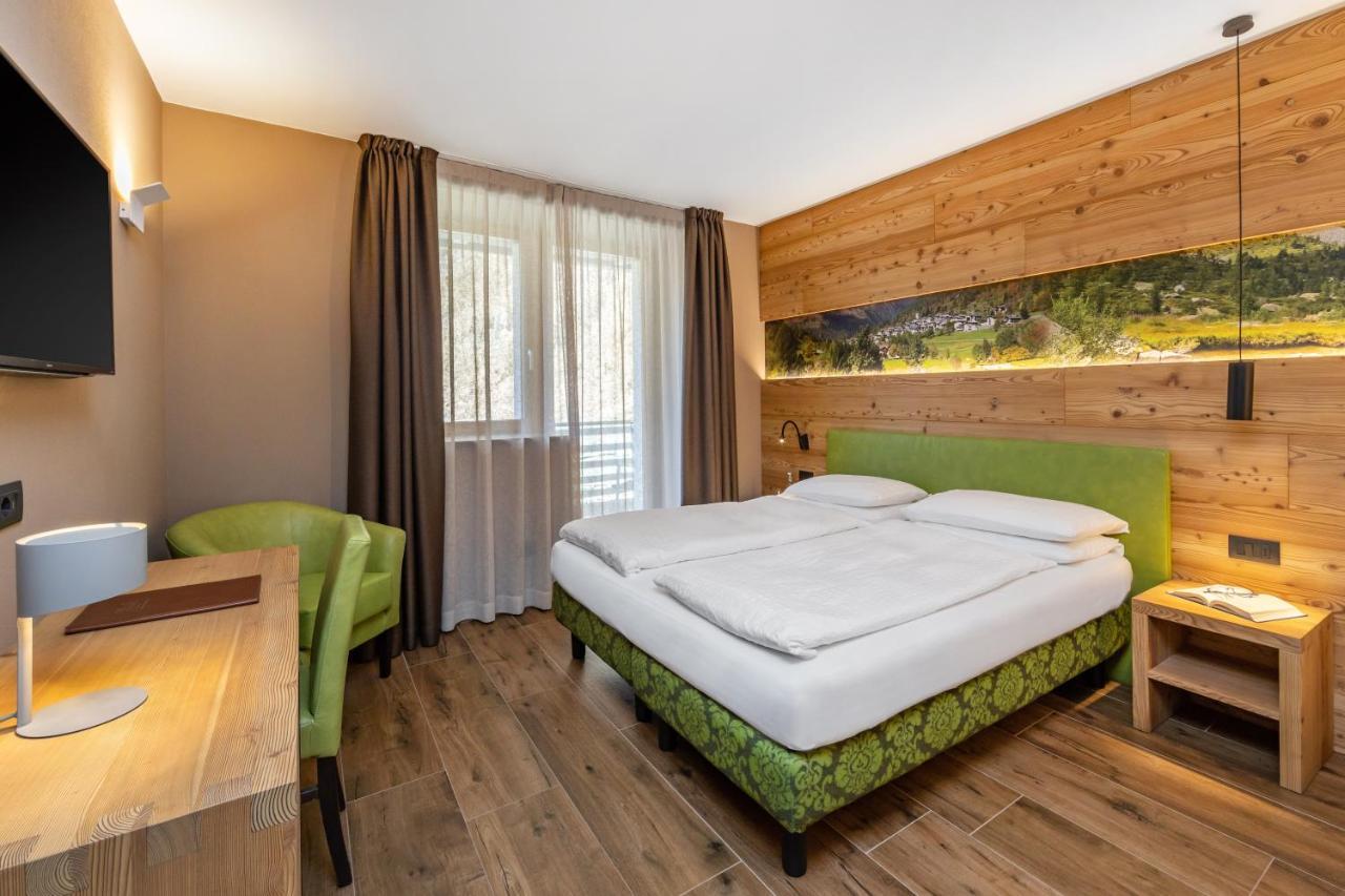 Hotel Vittoria - Ricarica L'Anima Dimaro Εξωτερικό φωτογραφία