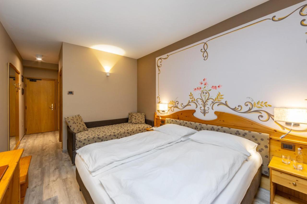 Hotel Vittoria - Ricarica L'Anima Dimaro Εξωτερικό φωτογραφία