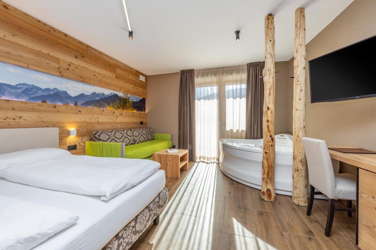 Hotel Vittoria - Ricarica L'Anima Dimaro Εξωτερικό φωτογραφία