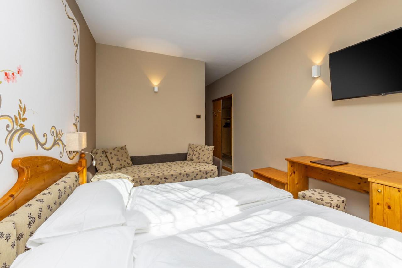 Hotel Vittoria - Ricarica L'Anima Dimaro Εξωτερικό φωτογραφία