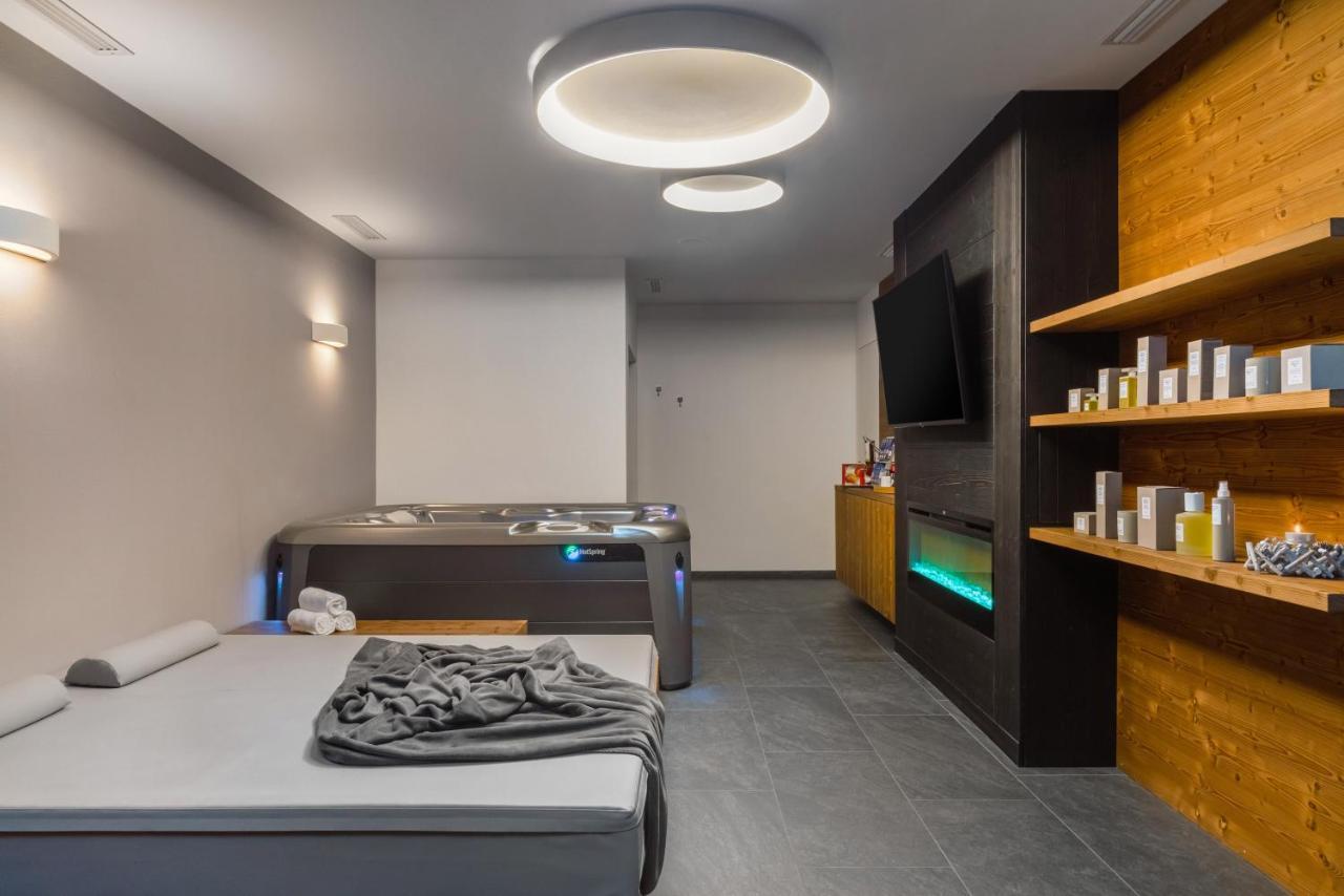 Hotel Vittoria - Ricarica L'Anima Dimaro Εξωτερικό φωτογραφία