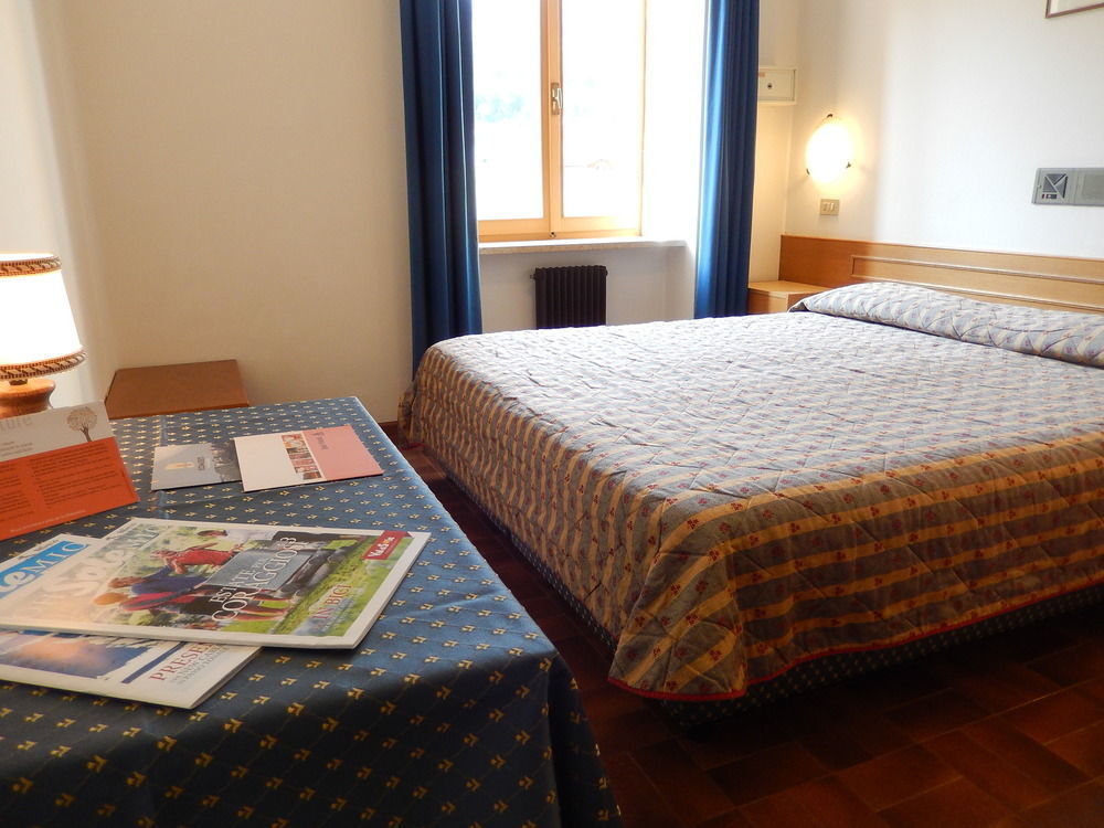 Hotel Vittoria - Ricarica L'Anima Dimaro Εξωτερικό φωτογραφία